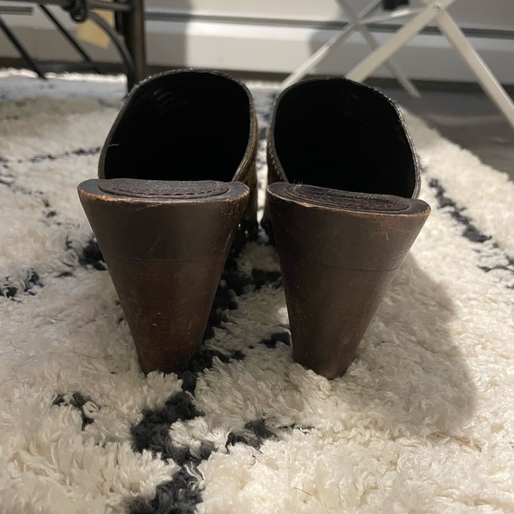 Coach Vintage Heeled Clogs. From early 2000s. Great condition. 7.5 - Picture 3 of 5